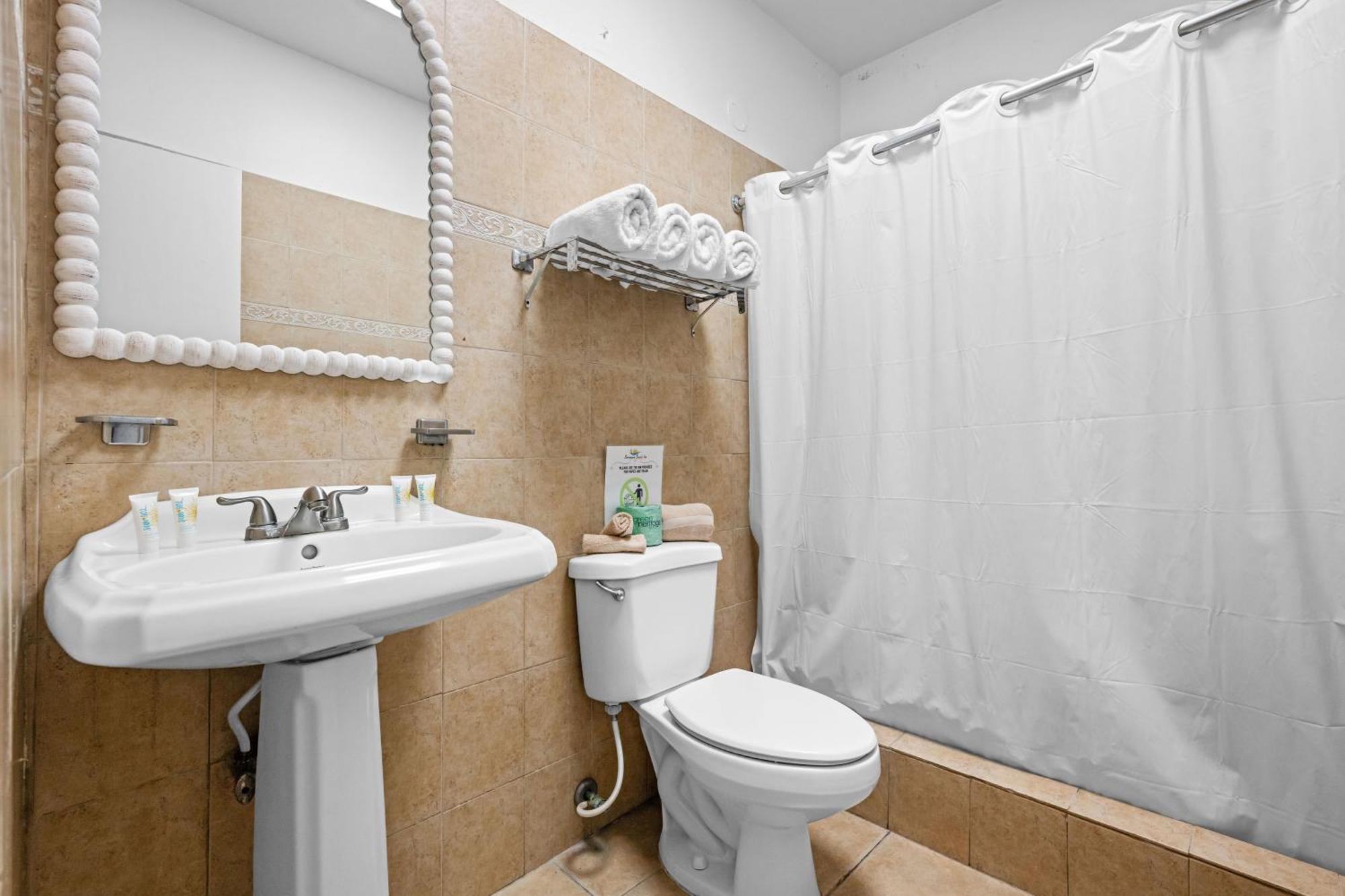 סן חואן Borinquen Beach Inn מראה חיצוני תמונה