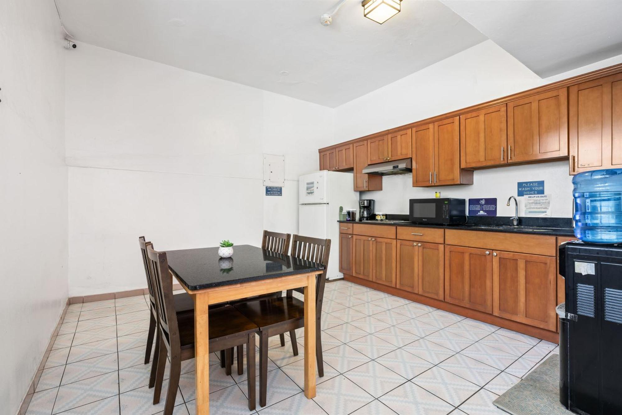 סן חואן Borinquen Beach Inn מראה חיצוני תמונה